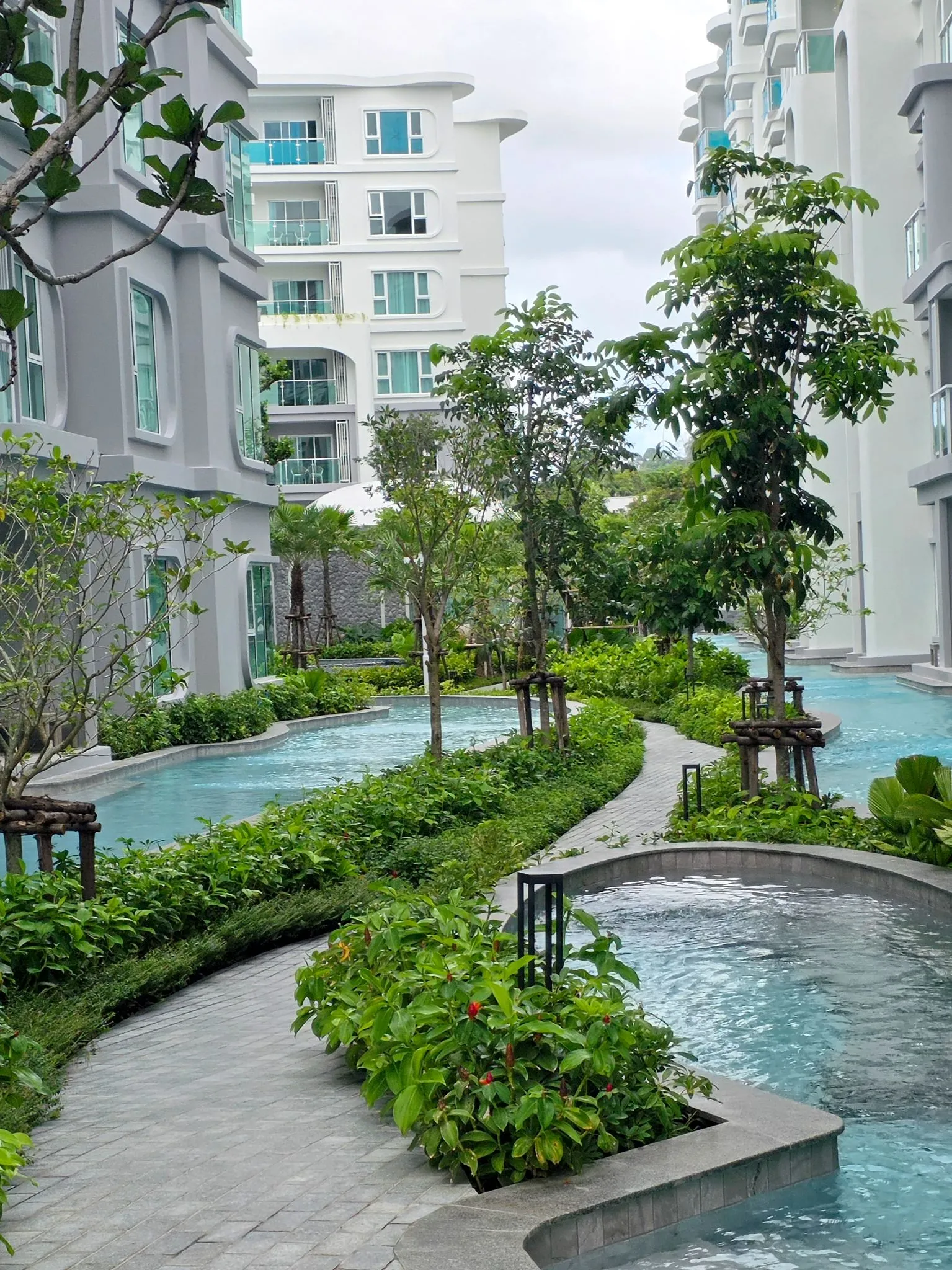 Lagoon pool & lazy river