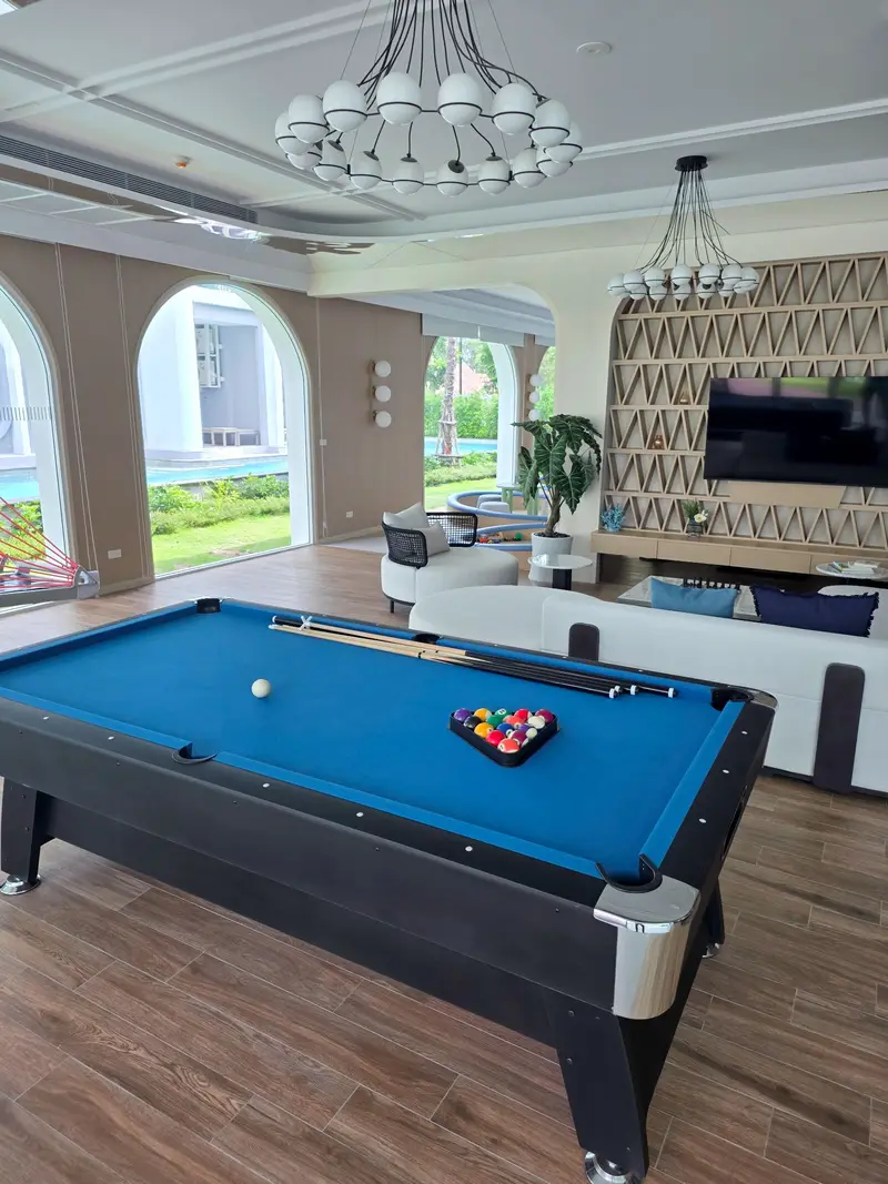 Games rooms — pool, air hockey, hoops