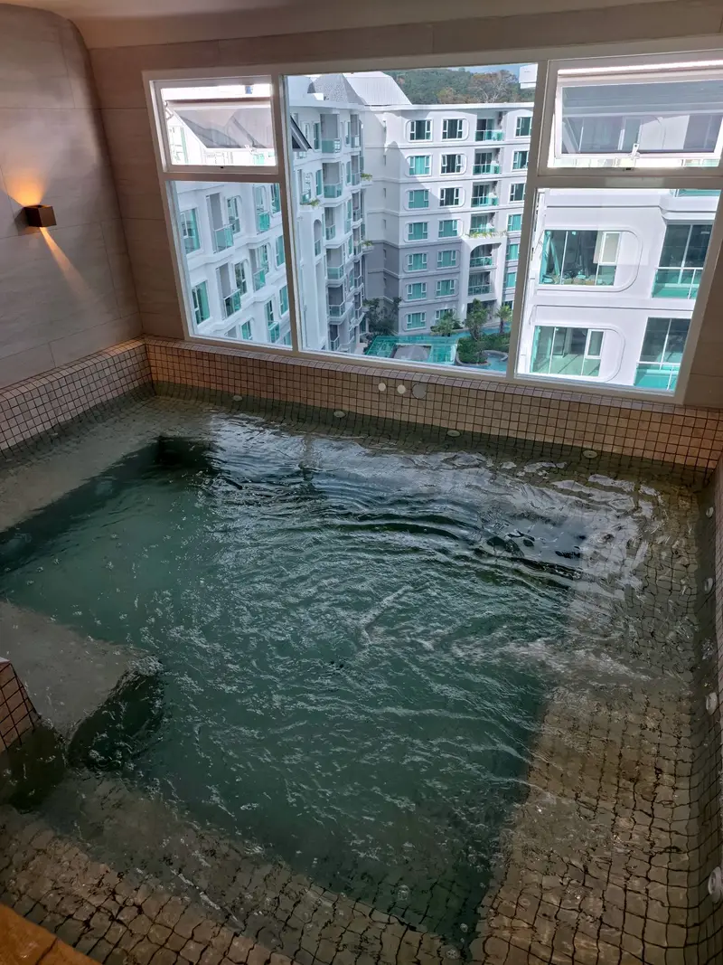 Onsen jacuzzi with a view